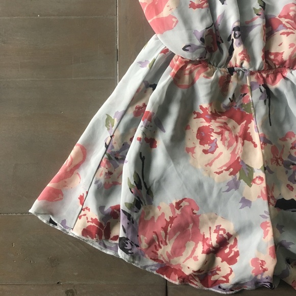 Charlotte Russe romper - Picture 4 of 4